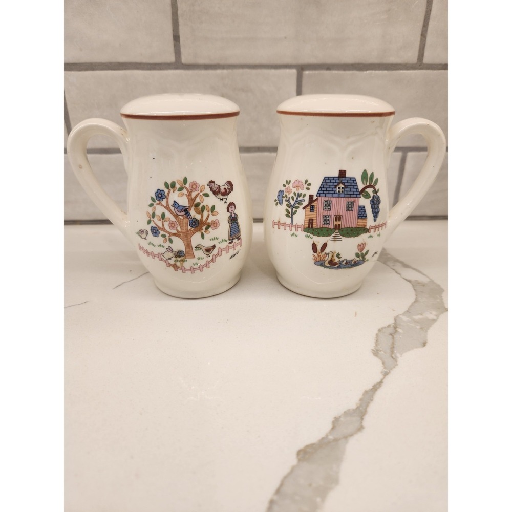 Vintage Ceramic Jamestown China Country Home Salt & Pepper Shaker Set Grannycore